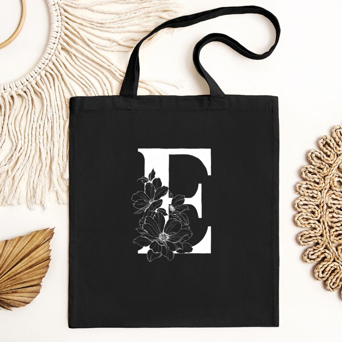 Stoffbeutel mit floralem Buchstaben - personalisierbar - Studio Linéa Botanica